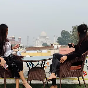 https://joeys-hostel-agra.agrahotelsindia.net