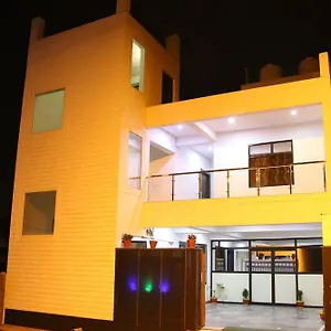 https://hotel-taj-niwas.agrahotelsindia.net